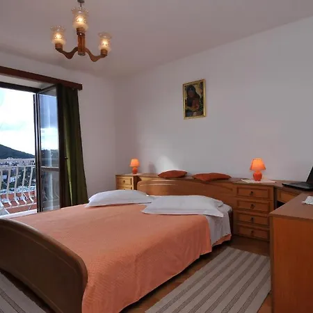 Ivana S. Apartamento *